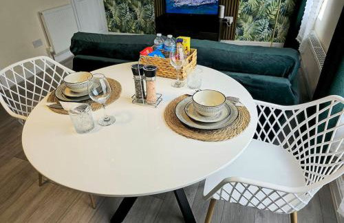 Spacious Home for Longer Stays - Contractors & Relocators Welcome - Photo 11