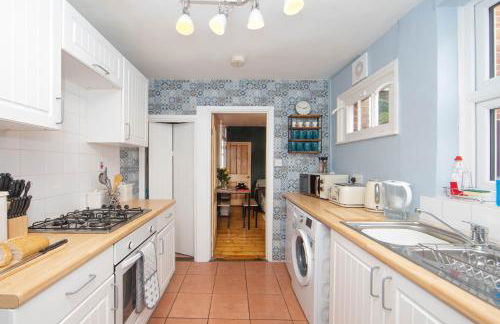 Cosy 3 Bedroom House - Private & Central - Ultra WiFi - Foto 11