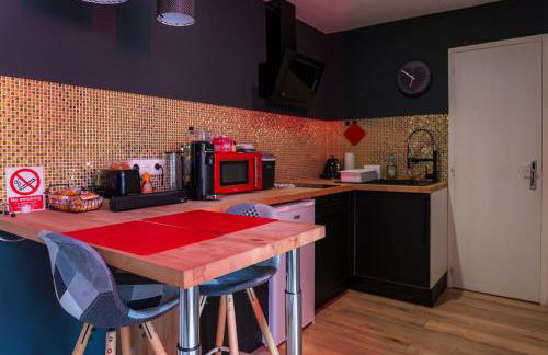 Indecent Love Room Studios - Photo 3