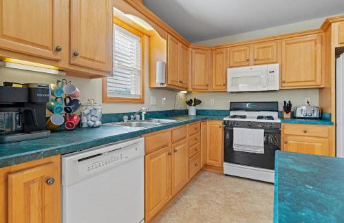 3 Bedrooms, Hot Tub, Fire Pit, and Pet Friendly - Foto 21