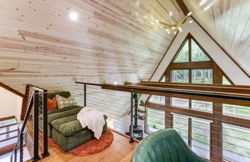 1 Mi to Resort Beach Alpine Lake A-Frame! - Foto 12