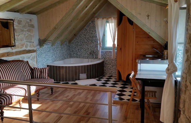 Traditional House With two Apartments - Foto 6