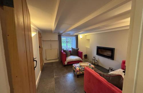 3 Double Bed Character Cottage in Quiet Hamlet - Photo 32