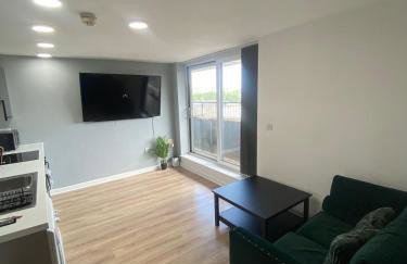 Modern 1-Bed Flat with Balcony - Foto 1