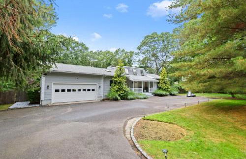 Amazing Southampton Home with Private Heated Pool - Foto 57