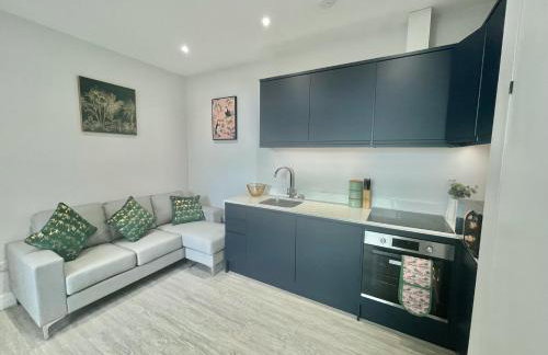 The Jungle Apartment - by Coastline Retreats - Jungle Themed Garden Apartment - Outdoor Bath - Next to Seafront - Childrens Toys - Superfast Wifi - Netflix - Disney - Foto 33