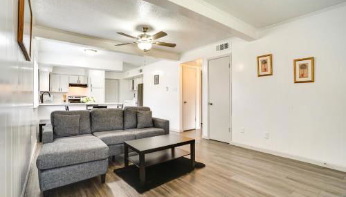 Near Globe Life and ATandT! Convenient Unit with Patio - Foto 5