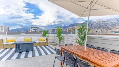 Modern 4BR Home Rooftop Patio Mountain Views - Foto 3