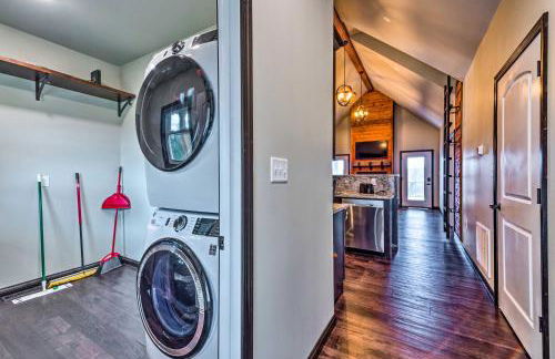 Tranquility Lake Getaway with Hot Tub on 27 Acres! - Foto 21