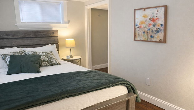 Charming Bungalow Next to UNC - Free Cruiser Bikes! - Foto 3, Habitación