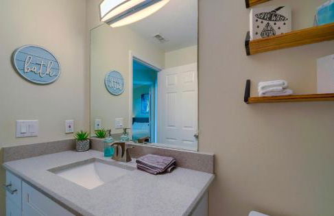 New Resort Style Oasis ~ LED Pool & Game Room - Foto 18