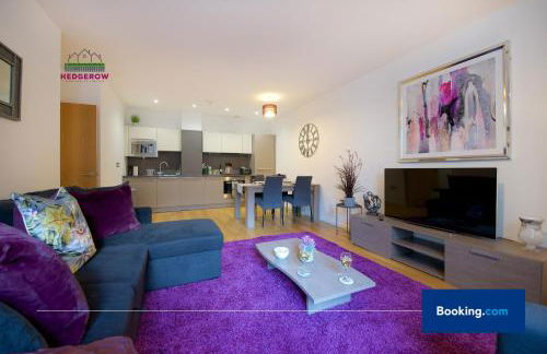 Premium Deals on Modern 2 -Bed 2-Bath Central City for Movers & Pros by Hedgerow l Embrace comfort and ease with our inviting 2 bedroom apartment l Attractions like Science and Industry Museum, Manchester Museum & Manchester Art Gallery - Foto 12