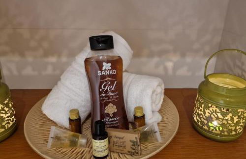 casa y piscina en un parque natural - Photo 42