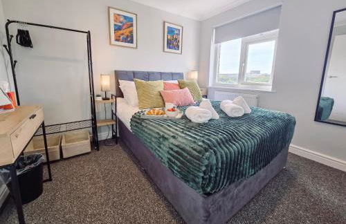 Luxury Sea View Retreat with Hot Tub Sleeps 8 - Foto 34