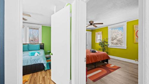 Cozy & Creative Top Unit in Lou's Arts District - Foto 4