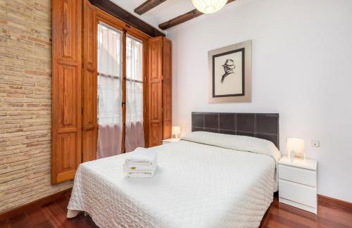 Travel Habitat Plaza de la Virgen - Photo 6