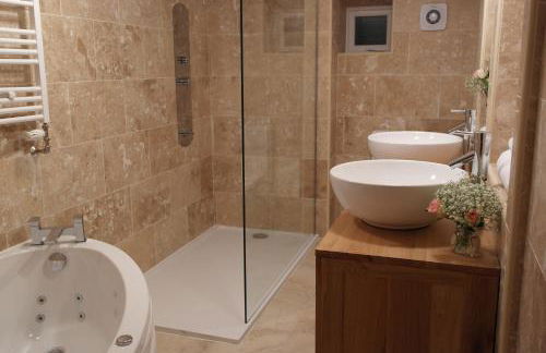 Ashford House 2 bedroom Apartment 'outdoor bathing tub' - Foto 6