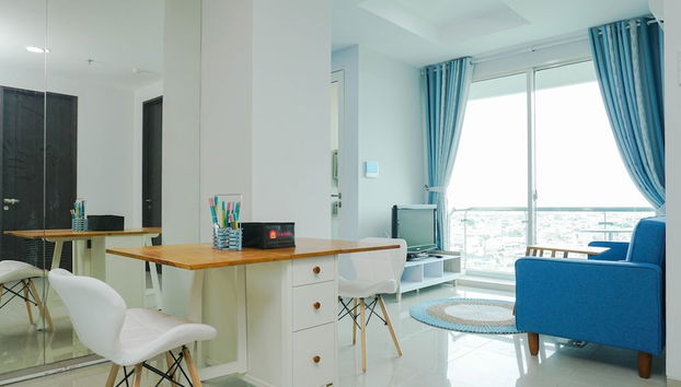 Elegant And Spacious 1Br At Citralake Suites Apartment - Foto 4, Servicio de comidas en la habitación