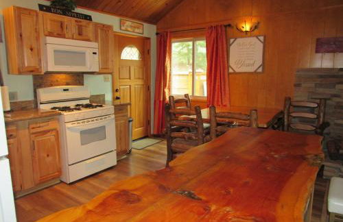 Hillside Hideaway -View of Ski Slope from Charming Deck - Foto 4