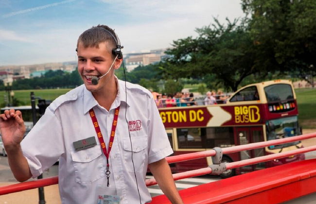 Big Bus Washington DC Hop-On Hop-Off Tour - Photo 3