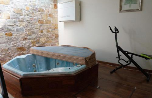 Apartment with a garden, BBQ, swimming pool and jacuzzi - Foto 4