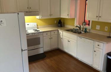 Breeze on Inn- Mins to Ft Jackson - Foto 49