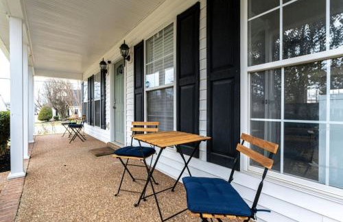 Stylish New 3BR 2.5BA Fire Pit Fence yard - Foto 10