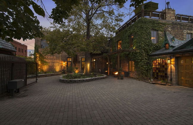 Downtown Rockstar Residence - Photo 1