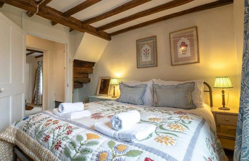 Beautiful 2 Bedroom Cottage in the Cotswolds - Photo 80