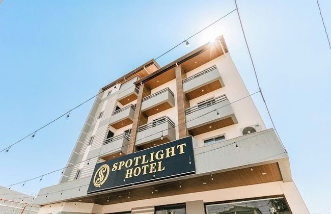 Spotlight Hotel near Hundred Islands wharf - Foto 1