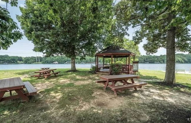 Cozy and Comfy with Lake Access - Photo 52