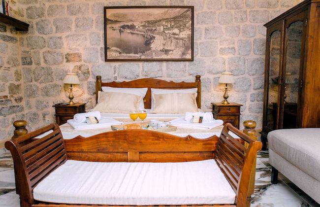 D & Sons Apartments - Photo 18