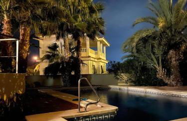 Villa Amarilla 4 Bed 3 Bath private pool - Photo 29