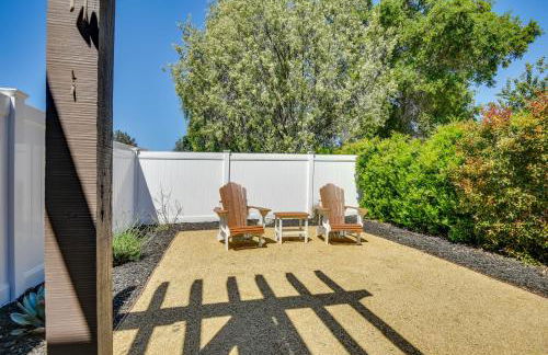 Luxe Pasadena Casita with Fireplace and Grill - Photo 22