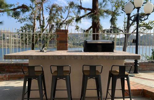 Stunning Panoramic Waterfront Pool Home Escape - Foto 22