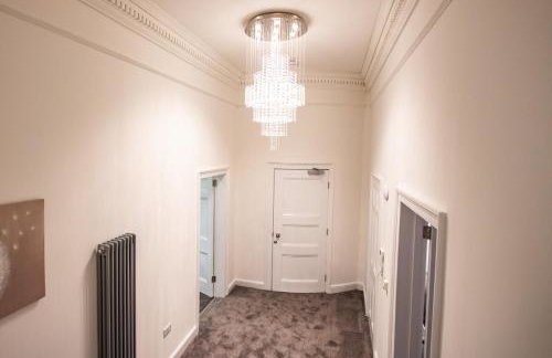 Luxury 4 bedroom ground floor apartment - Foto 18