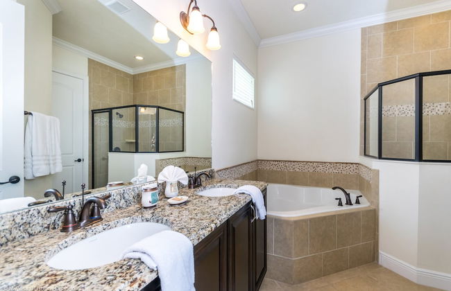 Elegant 5 BD, 5 BH Villa - Foto 17