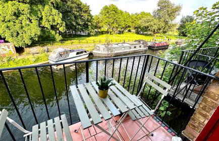 Amazing Location - City of London- 2 Bedroom Stunning Canal View House With Private Garden,Parking & Balcony - Foto 26