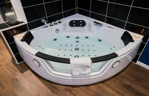 NG Prestige - Nain I Suite Spa Privatif Premium I Jacuzzi - Sauna - Netflix - Projecteur - Foto 14