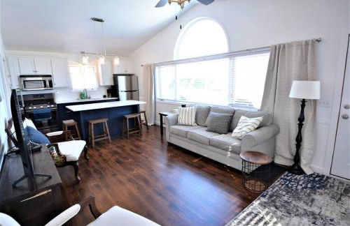 Remodeled, Grill, Outside Seating, Dock, Swimming - Photo 9