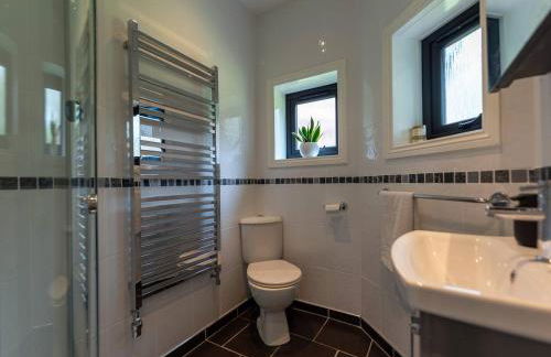 Acorn Lodge Luxury Retreat In a Stunning Oasis With Hot Tub - Pass the Keys - Foto 40