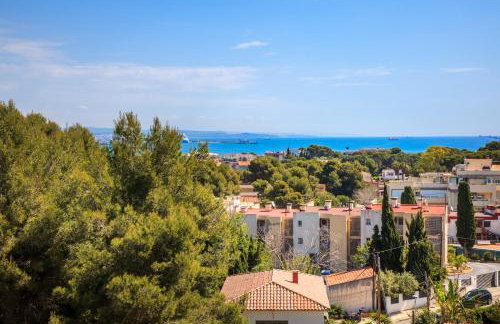 Palms & Pines Apartment, with a pool and marvellous sea view, 10 minutes to the beach - Foto 6