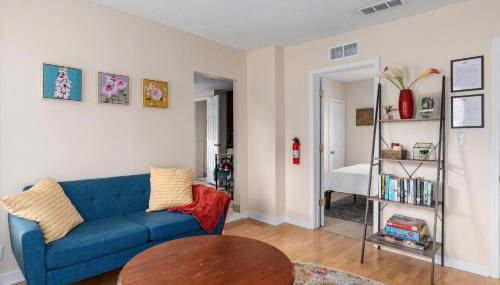 2BR Apartment with Private Office Near Downtown - Tulip - Foto 2