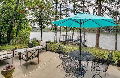 Waterfront Royal Home with Dock and Patio! - Foto 2