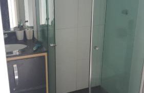 Apartamento Frente para o Mar - Varandão com Blindex - Vista para o Mar - 1 Suite e mais 2 Quartos-Ar Condicionado - 2 Vagas - BEIRA MAR - 70 metros da Praia ,TVS SMART GERAL -WI-FI -DISNEY PLUS- PORT 24 HORAS-KIT PRAIA-ROUPA DE CAMA 2 XCASAIS - Foto 46