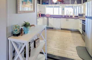 Cozy Coastal Retreat - Foto 13