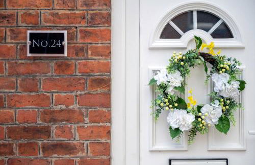 No24Sandbach - Home from Home - Exclusive Dog Friendly House & Garden - Photo 16