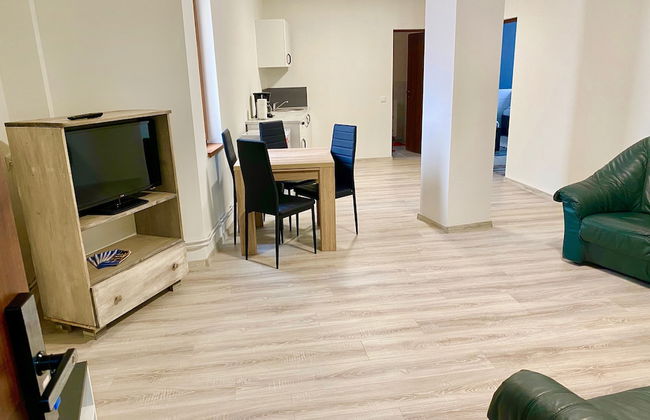 Cardinal Central Apartment - Photo 12