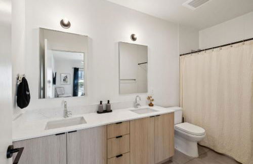 Skyline Nights in Downtown Nashville Walk to Broadway with Pool and Gym - Foto 32