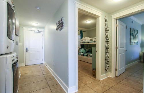 Gorgeous Overlooks The Courtyard in Classic Coastal Style Waterscape C400 - Foto 16